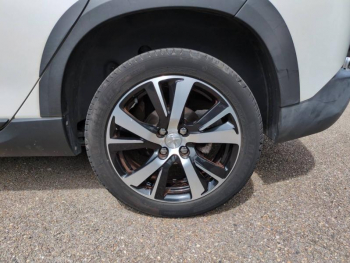 Photo 13 du bon plan PEUGEOT 2008 1.2 PureTech 130ch GT Line S&S occasion à 8990 €