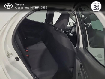 Photo 16 du bon plan TOYOTA Yaris 116h Design 5p occasion à 17990 €