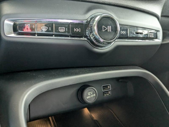 Photo 16 du bon plan VOLVO XC40 T5 Recharge 180 + 82ch Ultimate DCT 7 occasion à 36490 €