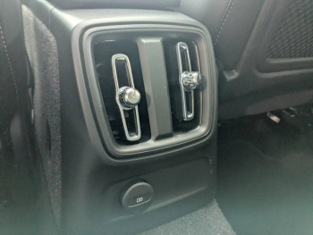 Photo 21 du bon plan VOLVO XC40 T5 Recharge 180 + 82ch Ultimate DCT 7 occasion à 36490 €