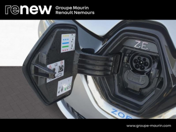 Photo 11 du bon plan RENAULT Zoe Intens charge normale R135 occasion à 12490 €