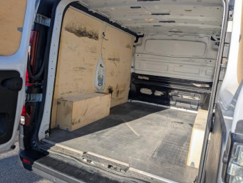 Photo 13 du bon plan RENAULT Trafic Fg VUL L1H1 2T8 2.0 Blue dCi 150ch Extra -24 occasion à 26990 €