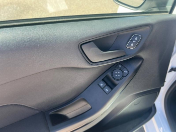Photo 13 du bon plan FORD Fiesta 1.1 75ch  Cool & Connect 5p occasion à 12480 €