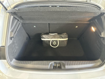 Photo 16 du bon plan RENAULT Clio 1.0 TCe 90ch Techno occasion à 16790 €