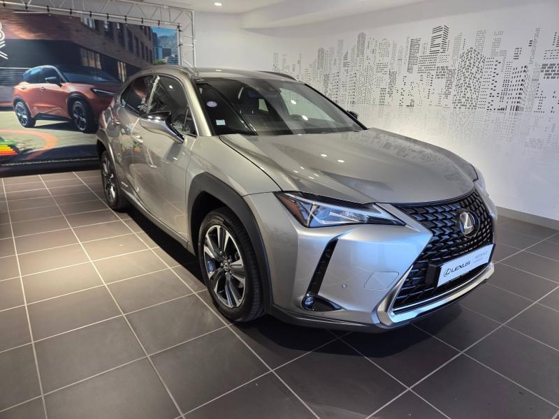 Bon plan LEXUS UX 250h 2WD Premium Edition MY21 occasion à 23490 €