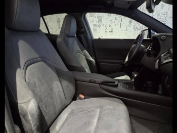 Photo 10 du bon plan LEXUS UX 250h 2WD Premium Edition MY21 occasion à 23490 €