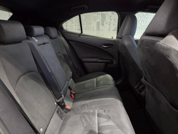 Photo 11 du bon plan LEXUS UX 250h 2WD Premium Edition MY21 occasion à 23490 €