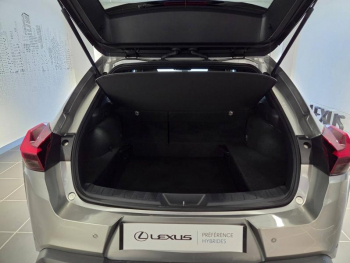 Photo 13 du bon plan LEXUS UX 250h 2WD Premium Edition MY21 occasion à 23490 €