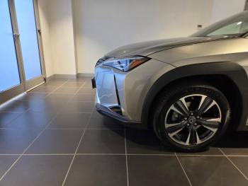 Photo 17 du bon plan LEXUS UX 250h 2WD Premium Edition MY21 occasion à 23490 €