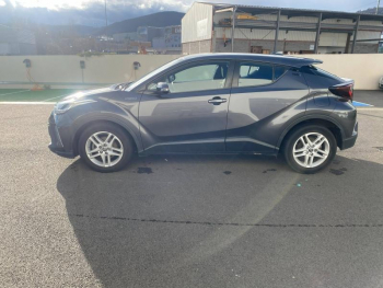 Photo 2 du bon plan TOYOTA C-HR 122h Dynamic Business 2WD E-CVT occasion à 17490 €