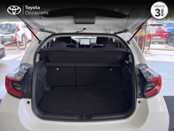 Photo 20 du bon plan TOYOTA Yaris 116h Design 5p MY25 occasion à 21990 €
