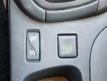 Photo 21 du bon plan RENAULT Clio 1.5 dCi 90ch energy Expression eco² occasion à 8980 €