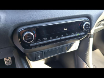 Photo 16 du bon plan TOYOTA Yaris 116h GR Sport 5p MY22 occasion à 20880 €