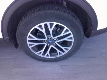 Photo 22 du bon plan FORD Kuga 2.5 Duratec 190ch Flexifuel FHEV E85 Titanium BVA occasion à 23900 €