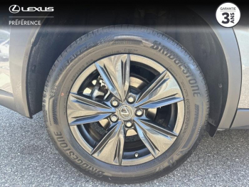 Photo 4 du bon plan LEXUS UX 250h 2WD Luxe Plus MY22 occasion à 27990 €