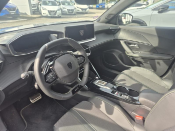 Photo 10 du bon plan PEUGEOT 2008 1.2 Hybrid 136ch GT e-DCS6 occasion à 22990 €