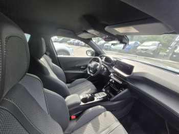 Photo 11 du bon plan PEUGEOT 2008 1.2 Hybrid 136ch GT e-DCS6 occasion à 22990 €