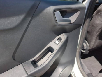 Photo 16 du bon plan FORD Puma 1.0 EcoBoost Hybrid 125ch Titanium Business S&S occasion à 21990 €