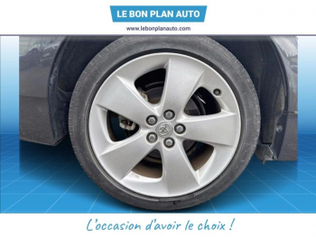 Photo 9 du bon plan TOYOTA Prius 136h Lounge 17 occasion à 15990 €