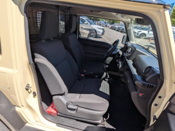 Photo 13 du bon plan SUZUKI Jimny 1.5 VVT Privilège occasion à 26987 €