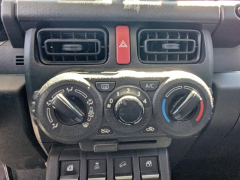 Photo 21 du bon plan SUZUKI Jimny 1.5 VVT Privilège occasion à 26987 €