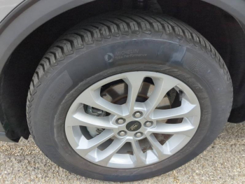 Photo 9 du bon plan FORD Kuga 2.5 Duratec 180ch Hybrid FlexiFuel Titanium Business Powershift occasion à 30990 €