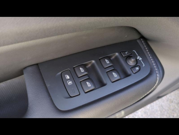 Photo 25 du bon plan VOLVO XC60 T6 Hybride Rechargeable 253 + 145ch Ultra Style Chrome Geartronic 8 AWD occasion à 51900 €