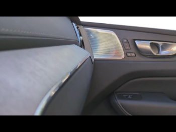 Photo 29 du bon plan VOLVO XC60 T6 Hybride Rechargeable 253 + 145ch Ultra Style Chrome Geartronic 8 AWD occasion à 51900 €