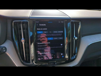 Photo 41 du bon plan VOLVO XC60 T6 Hybride Rechargeable 253 + 145ch Ultra Style Chrome Geartronic 8 AWD occasion à 51900 €