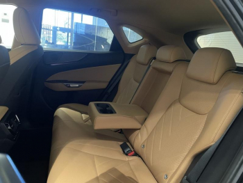 Photo 14 du bon plan LEXUS NX 450h+ Executive 4WD occasion à 40990 €