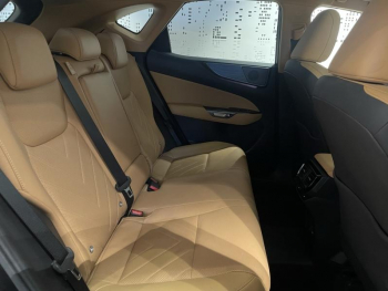 Photo 15 du bon plan LEXUS NX 450h+ Executive 4WD occasion à 40990 €