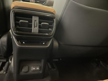Photo 17 du bon plan LEXUS NX 450h+ Executive 4WD occasion à 40990 €