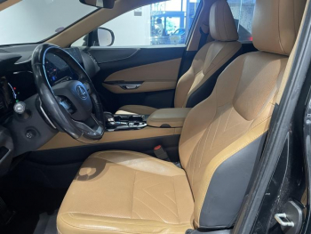 Photo 21 du bon plan LEXUS NX 450h+ Executive 4WD occasion à 40990 €