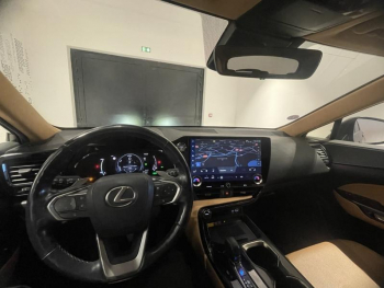 Photo 24 du bon plan LEXUS NX 450h+ Executive 4WD occasion à 40990 €
