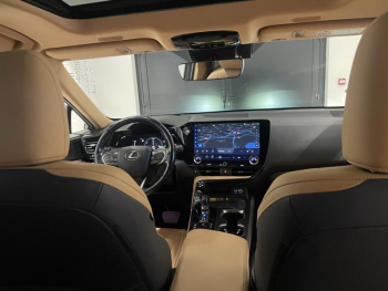 Photo 31 du bon plan LEXUS NX 450h+ Executive 4WD occasion à 40990 €