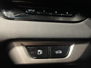 Photo 19 du bon plan LEXUS RX 450h+ Luxe 4WD Pack Technologie occasion à 67690 €