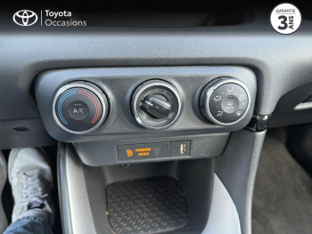 Photo 21 du bon plan TOYOTA Yaris 70 VVT-i Dynamic Business 5p MY22 occasion à 14990 €