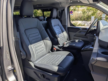Photo 28 du bon plan FORD Tourneo Custom 320 L1H1 2.0 ECOBLUE 170ch TITANIUM 4x4 BVA8 RAMPE TPMR occasion à 61900 €