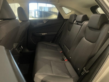Photo 13 du bon plan LEXUS NX 350h Luxe 2WD occasion à 45990 €
