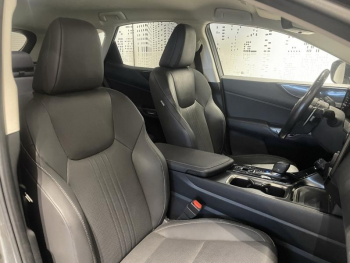 Photo 19 du bon plan LEXUS NX 350h Luxe 2WD occasion à 45990 €