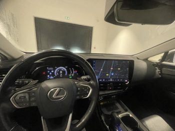 Photo 23 du bon plan LEXUS NX 350h Luxe 2WD occasion à 45990 €