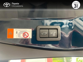 Photo 16 du bon plan TOYOTA C-HR 2.0 Hybride 200ch Design Pack Confort occasion à 29490 €