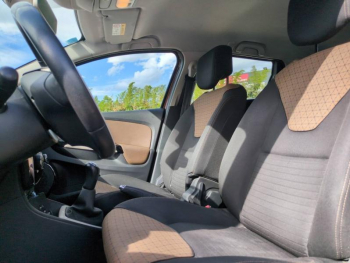 Photo 18 du bon plan RENAULT Clio Estate 1.5 dCi 90ch Business Eco² 90g occasion à 7990 €