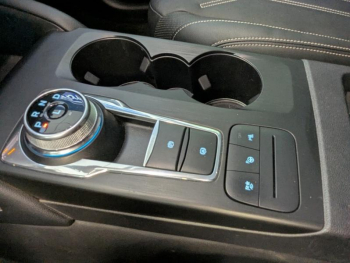 Photo 23 du bon plan FORD Kuga 2.5 Duratec 190ch FHEV E85 Vignale BVA occasion à 28190 €