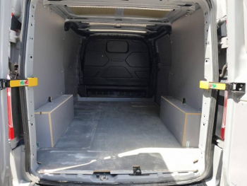 Photo 8 du bon plan FORD Transit Custom Fg VUL 290 L1H1 2.0 EcoBlue 170 S&S Sport BVA6 occasion à 34980 €