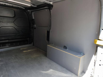 Photo 19 du bon plan FORD Transit Custom Fg VUL 290 L1H1 2.0 EcoBlue 170 S&S Sport BVA6 occasion à 34980 €
