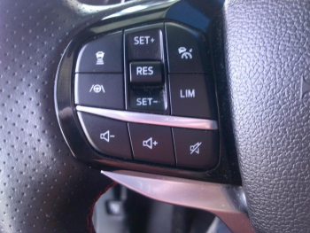 Photo 15 du bon plan FORD Explorer 3.0 EcoBoost 457ch Parallel PHEV ST-Line i-AWD BVA10 25cv occasion à 53900 €