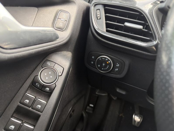 Photo 9 du bon plan FORD Fiesta 1.0 EcoBoost 125ch mHEV ST-Line X 5p occasion à 14980 €