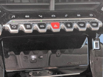 Photo 24 du bon plan PEUGEOT 2008 1.2 PureTech 130ch S&S Allure Pack EAT8 occasion à 15900 €