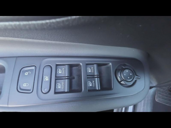 Photo 18 du bon plan JEEP Renegade 1.6 MultiJet 120ch Brooklyn Edition MY20 occasion à 17890 €